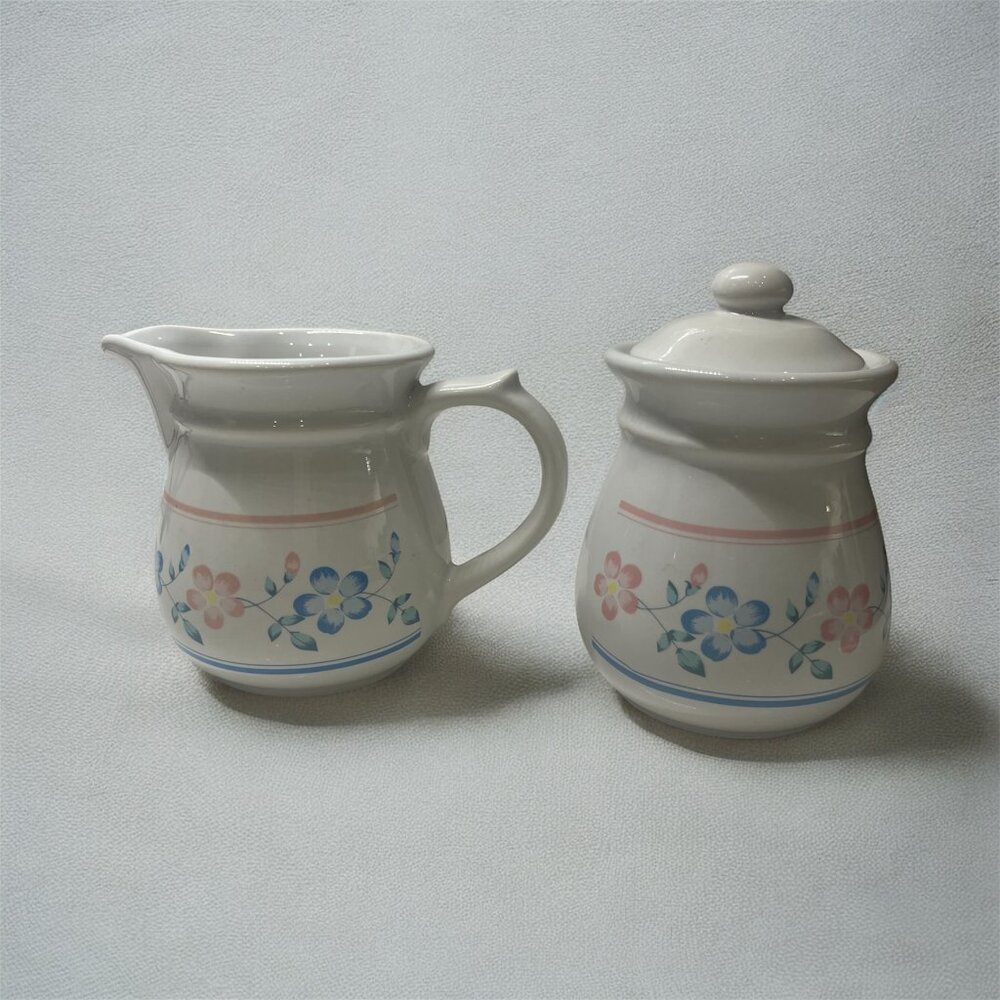 Vintage Unbranded Sugar and Creamer Set